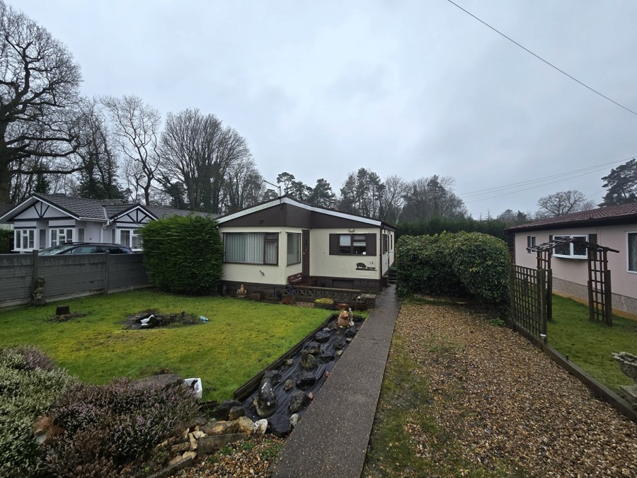 Images for Scatterdells Park Scatterdells Lane, Chipperfield, Kings Langley, Hertfordshire, WD4